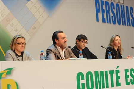 Mesa del Comité con Presidente Secretario General y las dos Adjuntas